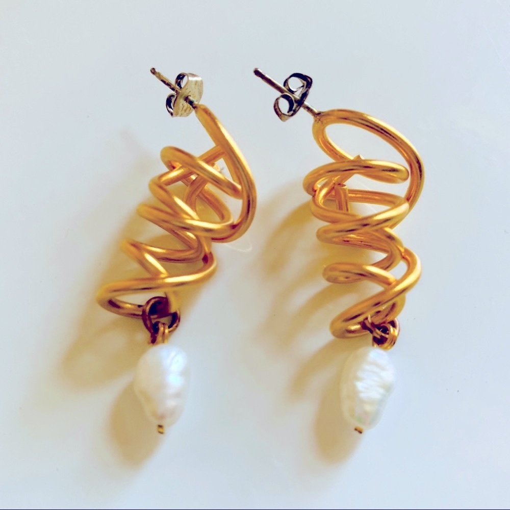 GOLD Swirl Earrings with Freshwater Pearl Dangle - Picture 2 of 7